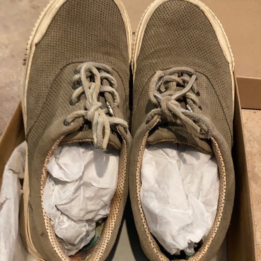 Tommy Bahama Men’s casual sneakers